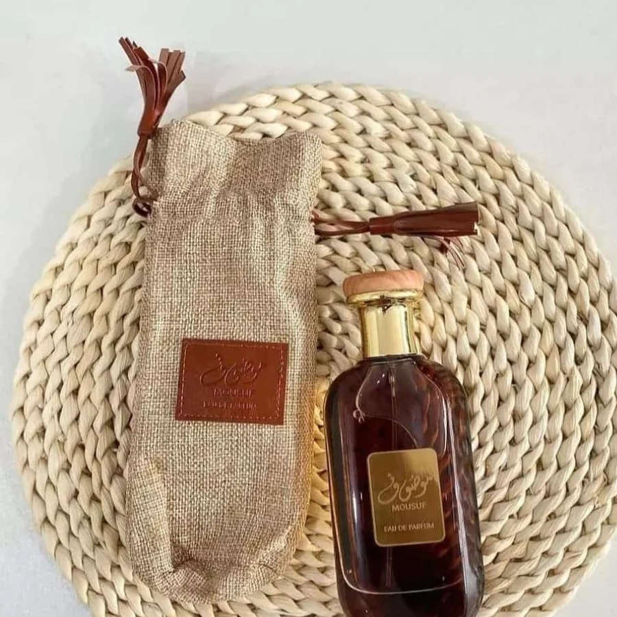 Oriental, flacon et pochette